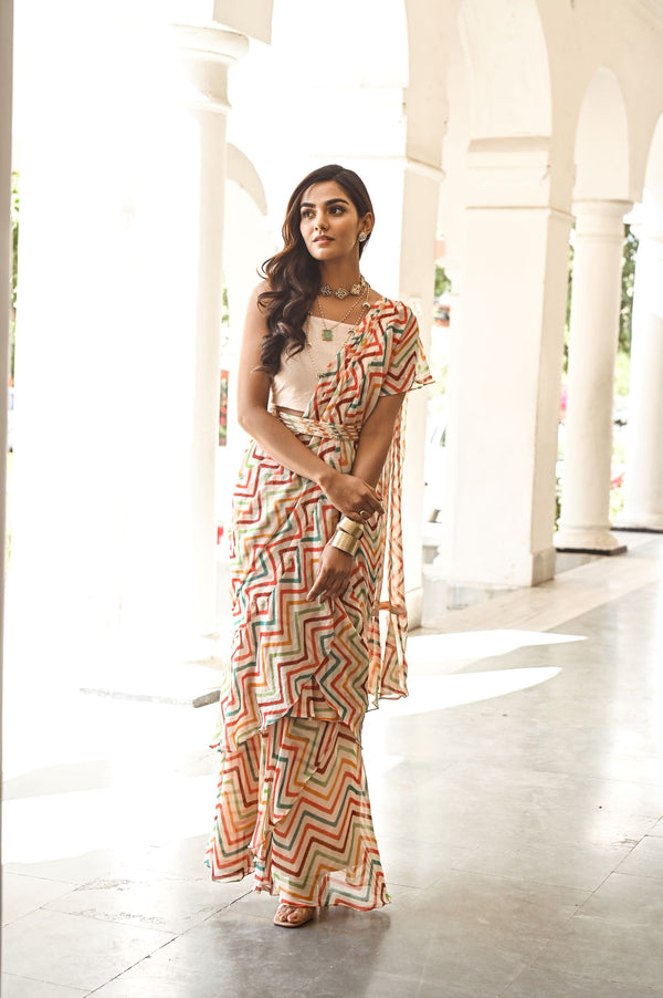 CHEVRON ISHNA PRE STICTHED SAREE WITH A CROP TOP AND BELT